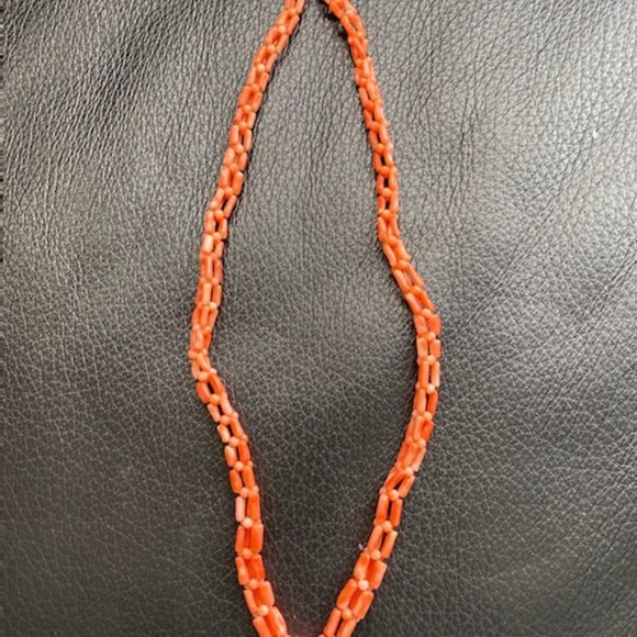 VINTAGE PINK  REAL  CORAL  NECKLACE. - Picture 1 of 4